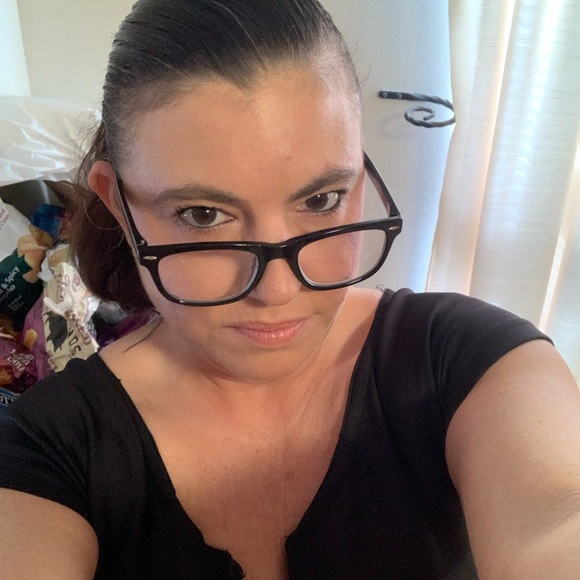 Meet your Posher, Jennifer - Picture 5 of 8